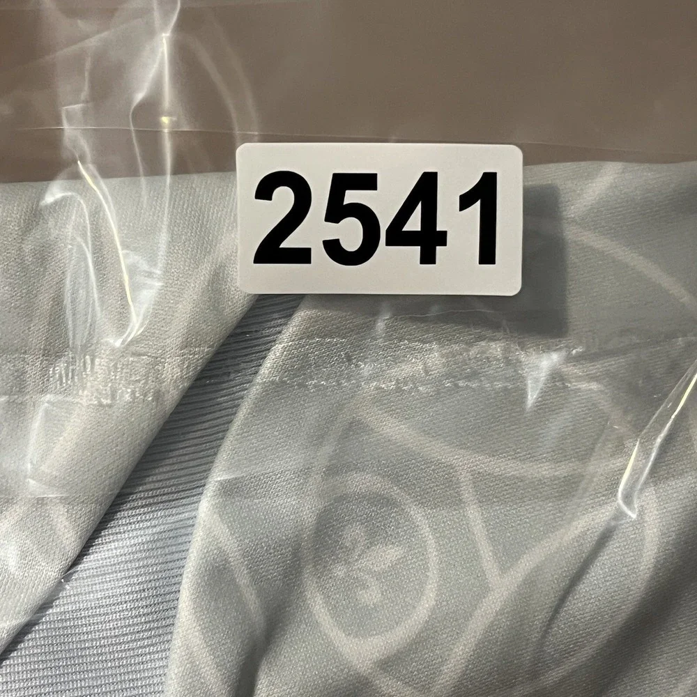 Nike Paris Saint Germain PSG Soccer Jersey Women Medium Gray White 2022‎ Kit